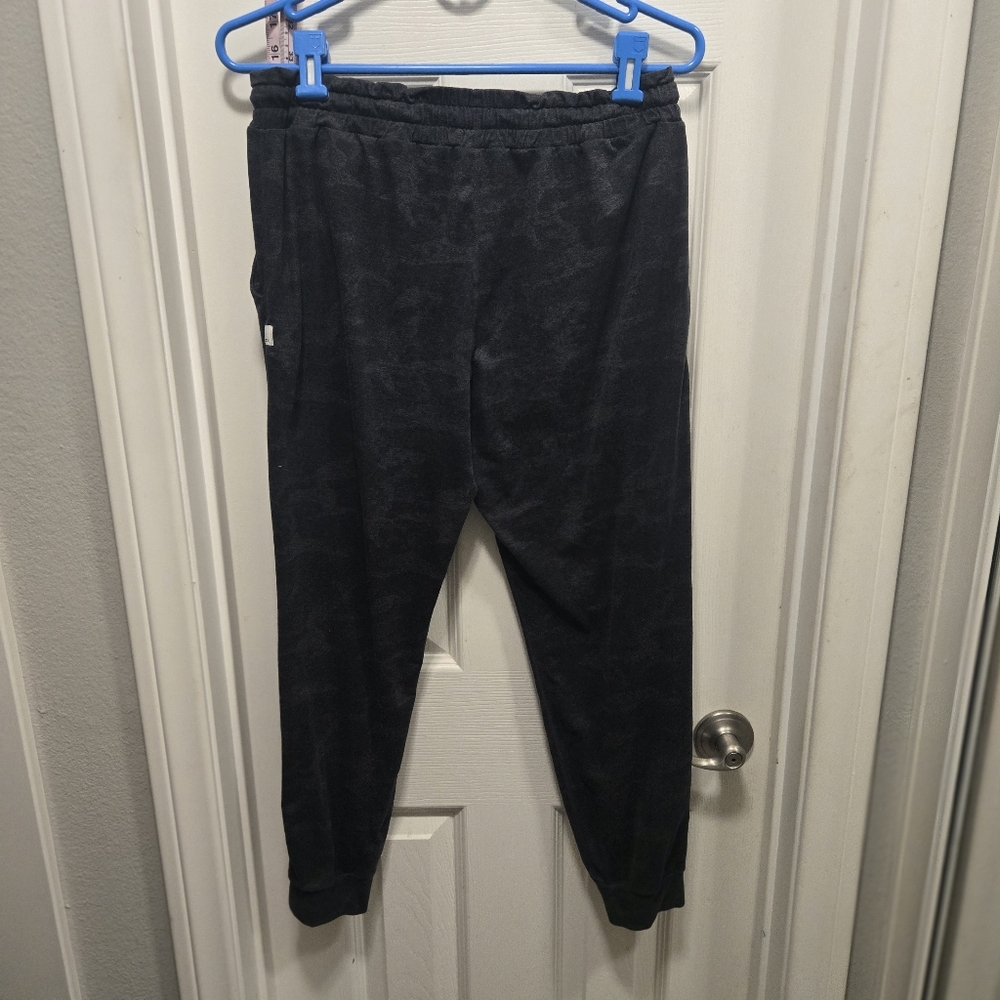 Vuori X Asteya Camo Joggers Size M? - Picture 2 of 7